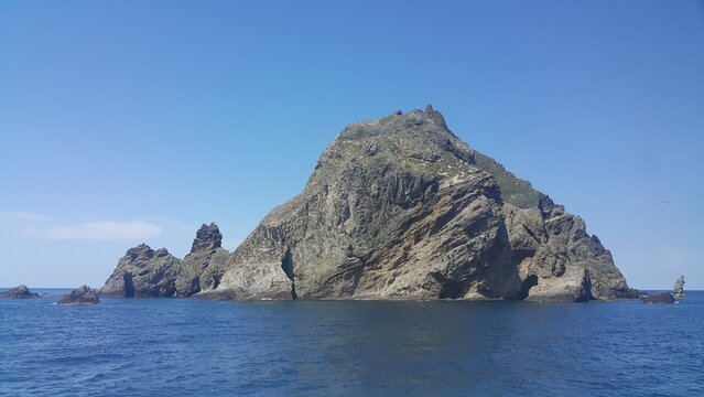 sea and rocks, dokdo island, korea