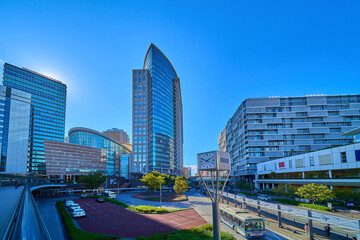 神奈川県川崎市の川崎駅西口ロータリーと商業施設など