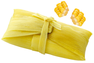 sobremesa brasileira pamonha acompanhado de pedaços de espiga de milho isolado em fundo transparente