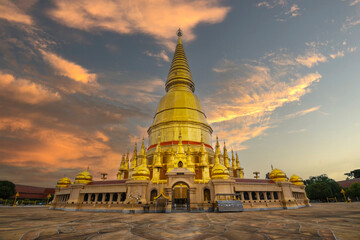Phra Mahathat Chedi Sri Wiang Chai lamphun thailand
