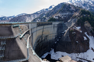 黒部ダム　アルペンルート　春