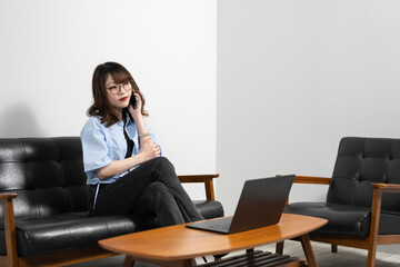 Obraz premium 仕事をする女性