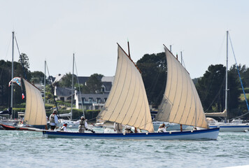 Fototapeta premium Vieux voilier traditionnel, 2 mats grande parade golf du Morbihan France 