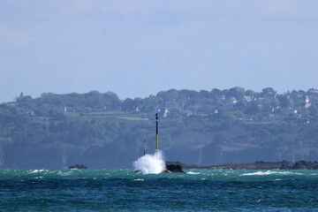 la mer en colère