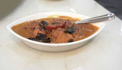 Spicy Indian Chicken Curry – Traditional South Asian Gravy Dish