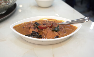 Spicy Indian Chicken Curry – Traditional South Asian Gravy Dish