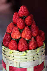 canasta  de fresas
