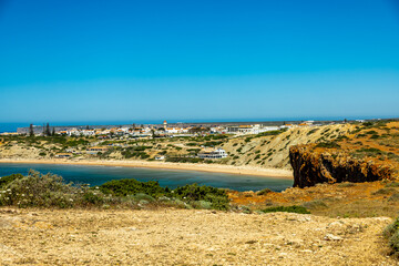 Frühsommerliche Wanderung an der wunderschönen Algarve vor den Toren der Hafenstadt Sagres -...