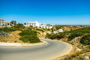 Frühsommerliche Wanderung an der wunderschönen Algarve vor den Toren der Hafenstadt Sagres -...