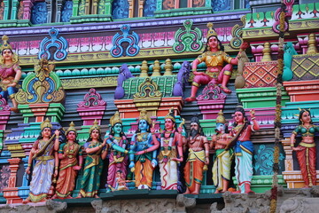 Obraz premium Hindu temple tower sculptures of Mangalanayagi temple Uthirakosamangai Ramanathapuram, rameshwaram, tamilnadu, India, asia 