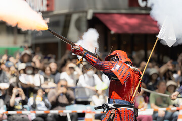 日本の祭り仙台青葉まつり　伊達古式火縄銃演武式の火縄銃発泡