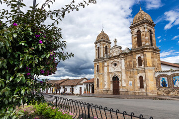 Obraz premium Tibasosa, Boyaca - Colombia. May 8, 2025. Catholic parish located in the town's main park.