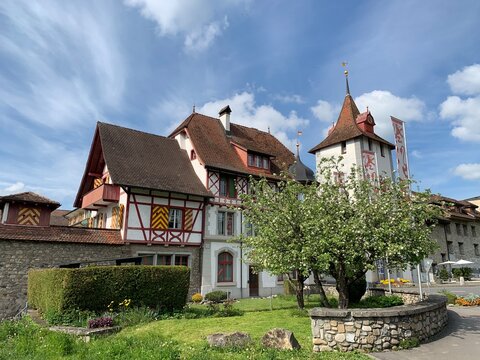Stadt Sempach am Sempachersee - Stadtmauer und Altstadth&auml;user beim Luzernertor