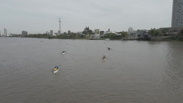 Canoas en Laguna Set&uacute;bal