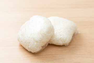 テーブルに冷やご飯
