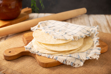 Tortillas de Harina, also called wheat tortilla, is a flat bread made with wheat flour and lard or butter, without yeast, and widely consumed daily in Mexico, especially in the north of the country.