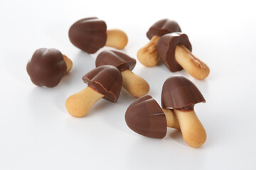 きのこ型チョコレート菓子