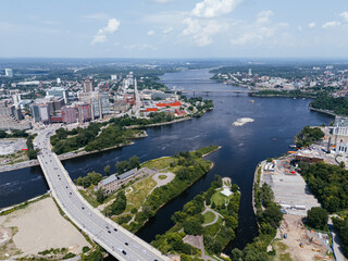 Fototapeta premium Aerial view of hydro dam in the Ottawa-Gatineau metropolitan area.