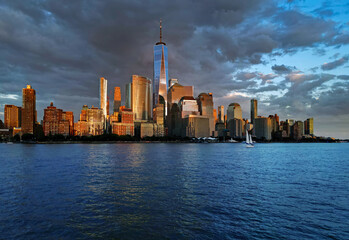 Obraz premium New York skyline with skyscrapers aerial view. Manhattan and Brooklyn on sky. New York City skyline with Hudson River. Downtown NYC. New York waterfront skyline. Panorama of of New York from top.