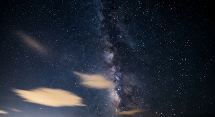 Obraz premium Milky Way Galaxy at Night: Stunning Astrophotography