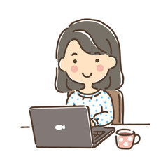 パソコンの前に座っている若い女性