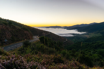 Obraz premium sunrise in the mountains