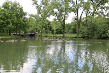 Blick auf den Fluss Lippe im Zentrum der Stadt Lippstadt in Nordrhein-Westfalen	