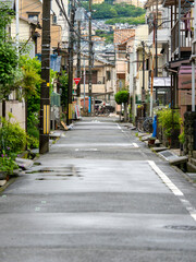 雨上がりの住宅密集地