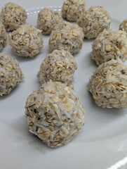 coconut balls dessert