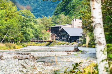 新緑が美しい夏の上高地　河童橋周辺の風景【長野県・松本市】