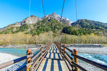 初夏の上高地　明神橋　長野県松本市　Kamikochi in early summer. Myojin Bridge....
