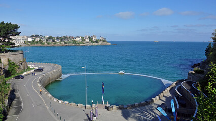 GR 34 le sentier des douaniers en Bretagne en France : de Saint-Malo à Lancieux (Dinard, plage de...
