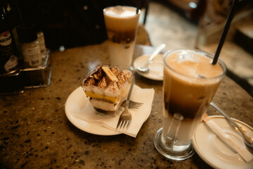 世界最古のカフェで味わう伝統のコーヒーとデザート
