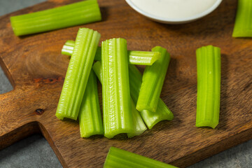 Green Raw Organic Celery Sticks