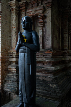 statue in temple