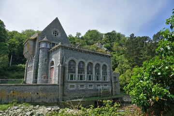 GR 34 le sentier des douaniers en Bretagne en France : de Pléneuf-Val-André à Pont Rolland (baie de Saint-Brieuc, barrage de Pont Rolland, port de Dahouët, faune et flore)