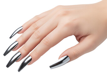 Main de femme avec ongles longs en métal