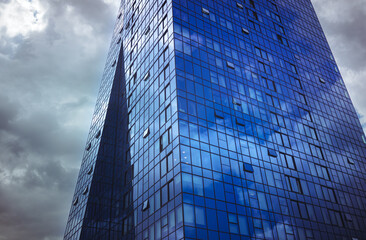 Obraz premium Big blue glass skyscraper