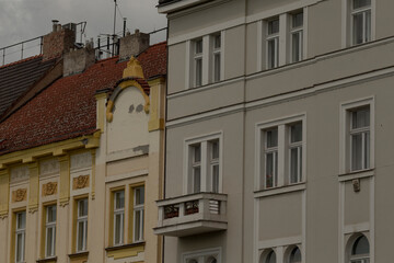 Urban architecture places significant importance on historic building facades, which highlight unique designs that greatly enrich and enhance the overall cultural landscape of the city