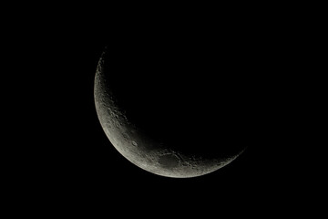 crescent moon taken in Italy on 30 May 2025