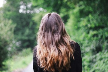 young woman with long hair © Barbora