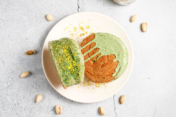 New york roll with pistachio and dubai chocolate filing.