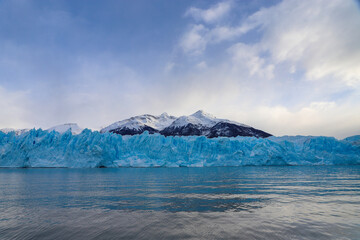 Perito Moreno Glacier in Calafate Patagonia - Glaciar Perito Moreno en Calafate Patagonia