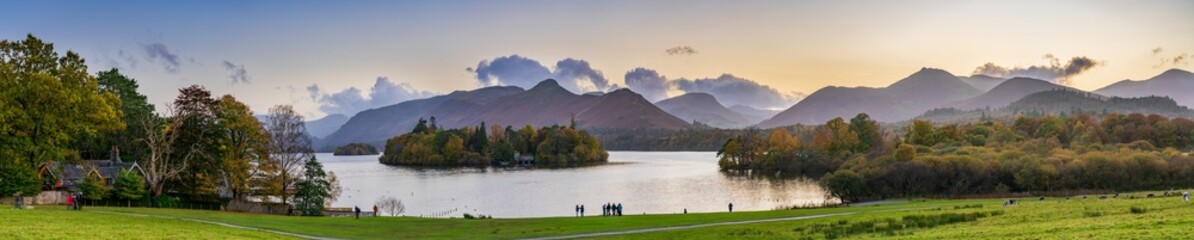 Obraz premium Derwentwater lake panorama at sunset in Keswick. Lake District. England