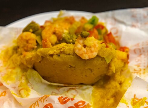 Classic abar&aacute; from Bahia prepared with palm oil, shrimp, vatap&aacute;, caruru and spices