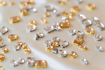 ラインストーンが煌めく美しい背景素材