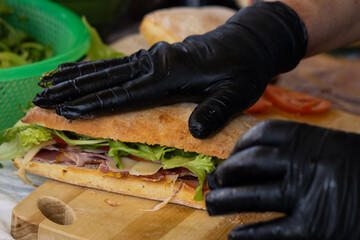 Preparando s&aacute;ndwich