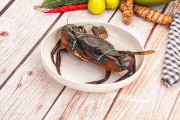 Wild raw crab for cooking