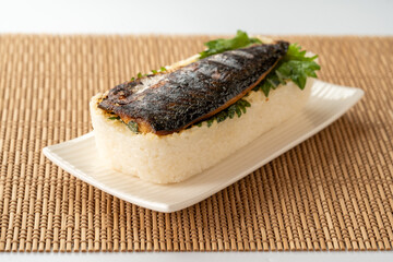 家庭で作る手作り焼き鯖寿司