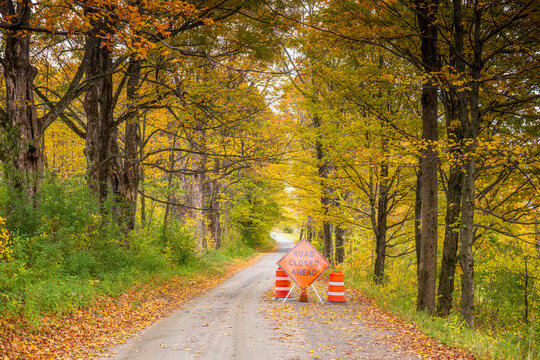 Road closed sign on Cloudland Road in Pomfret, Vermont during autumn